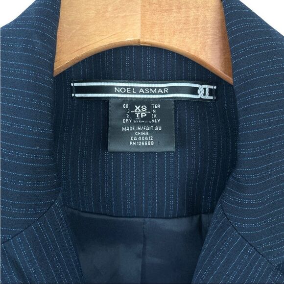 NOEL Asmar Classic Fit Navy Pinstripe 2-Button Suit Jacket Blazer Size XS - Picture 4 of 6
